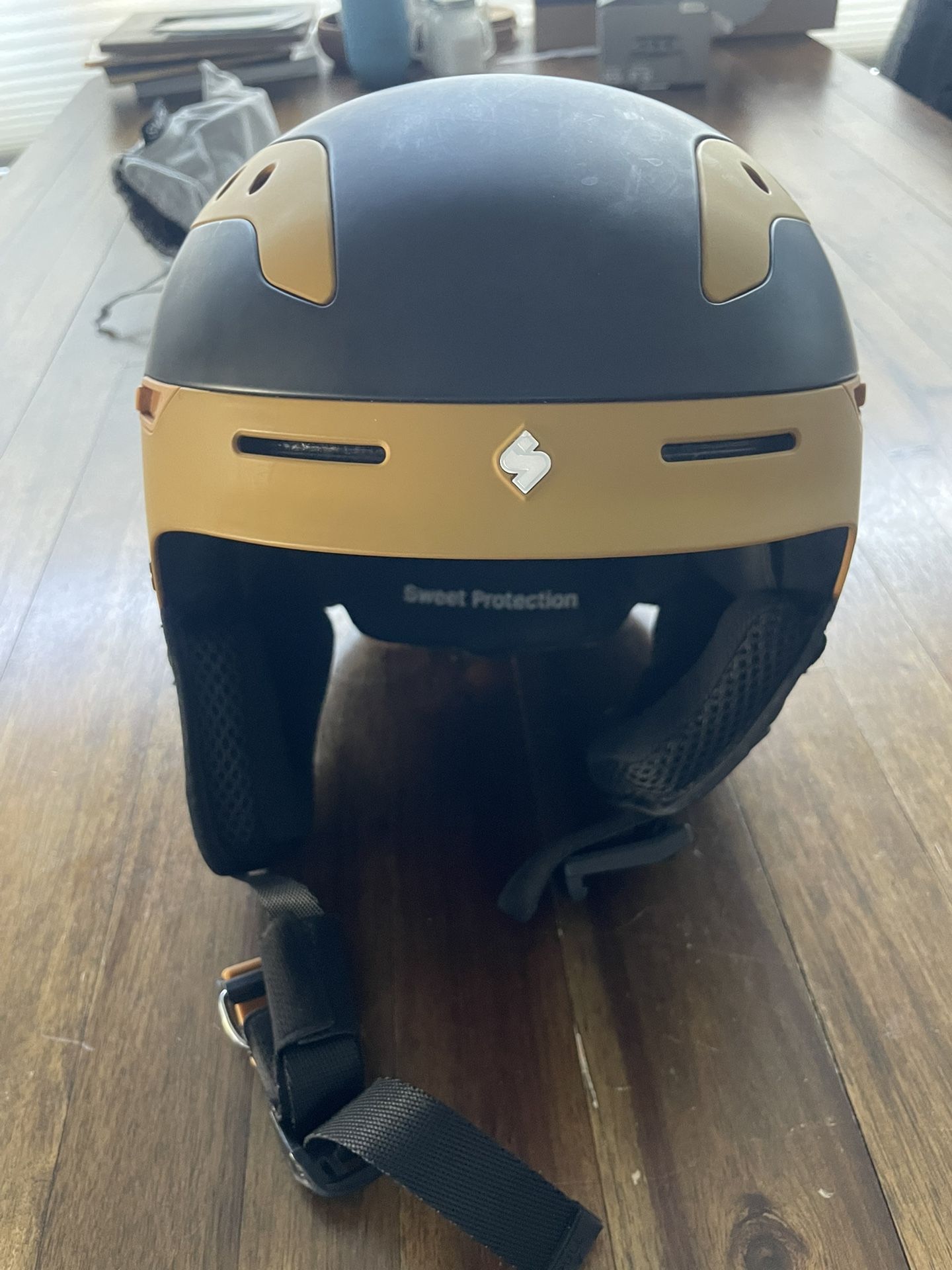 Sweet Protection Ski Snowboard Helmet