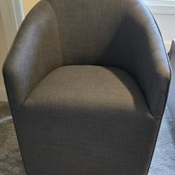 Concealed Caster Living Room/Dining Room Chair Like New. Retails new $379