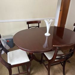 kitchen table + 4 chairs (pristine condition)