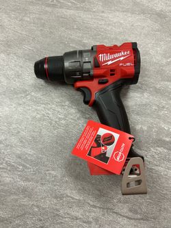 Milwaukee M18 Hammer Drill/ Driver BRAND NEW NUEVO