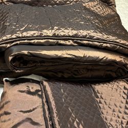 4 Piece Elegant Dark Brown Comforter Set