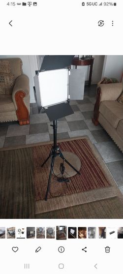 SWEETTI PHOTOGRAPHY LED LIGHT IN EXCELLENT CONDITION LIGHTLY USED IS LIKE NEW
