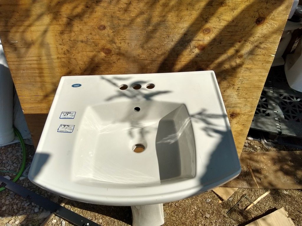 Brand new Kohler Elliston Biscuit toilet and Pedestal Sink set 240