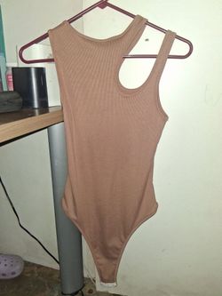 WOMEN CLOTHES SIZE SMALL/0-1