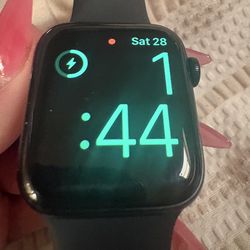 Apple iwatch se 44mm NO ICLOUD ACCOUNT