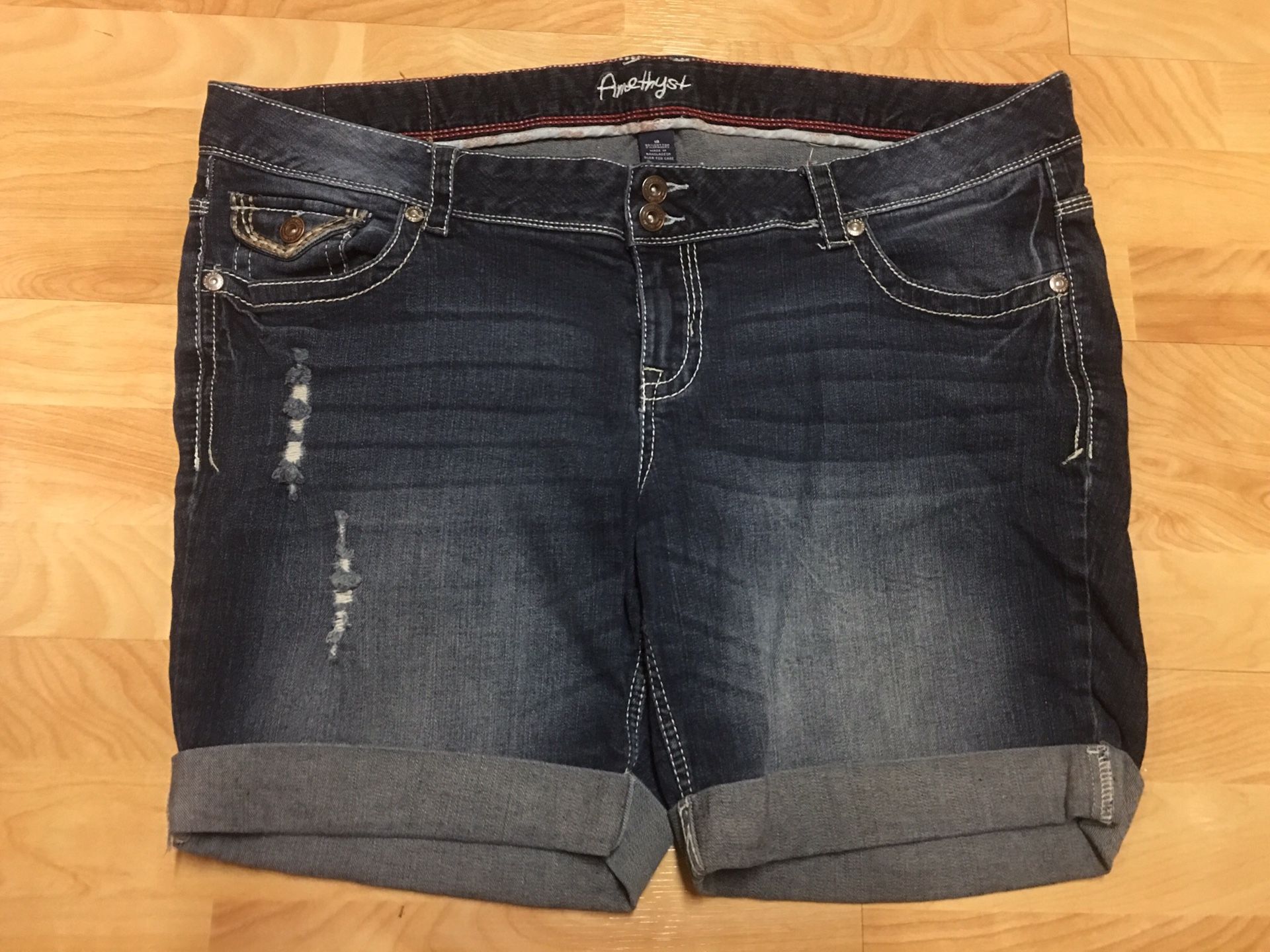 Maurices(LIKE NEW!)women’s size 18 jean shorts