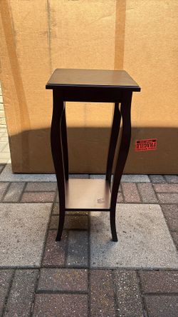 Accent table