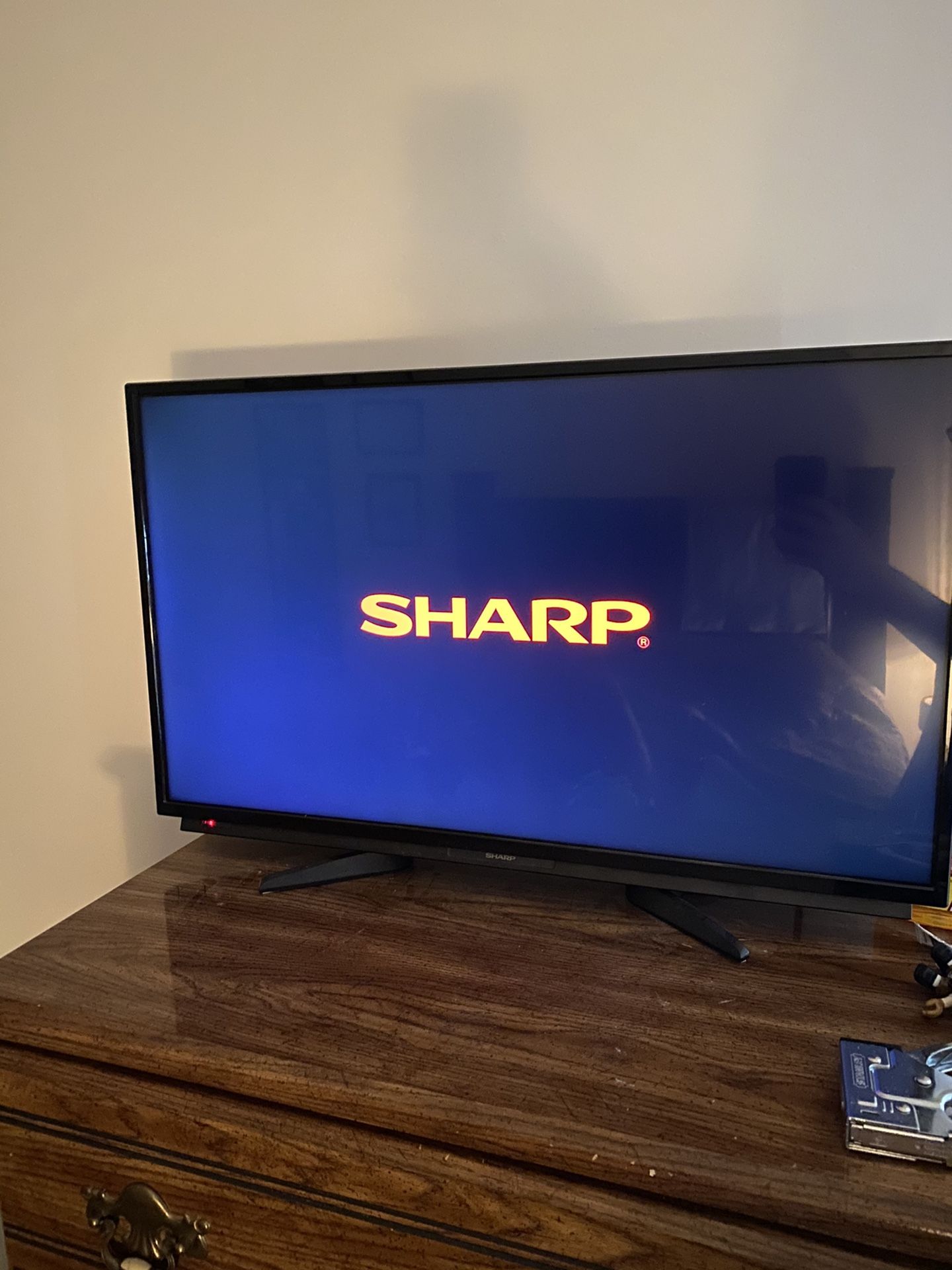 Sharp 32 in. Flat screen tv