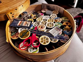 Sewing case with spools