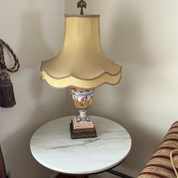 Capodimonte Style Vintage Exquisitely Designed Lamp With 