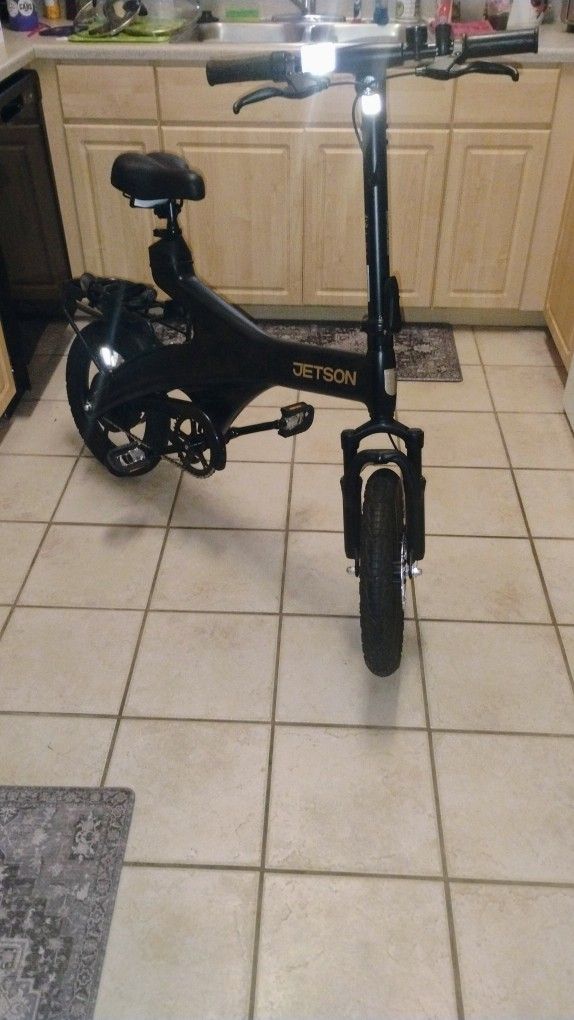 Like New 1 Adult Owner See description Photos Video $475 Firm No Trades