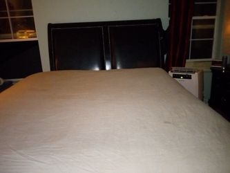 Queen Bedroom Set