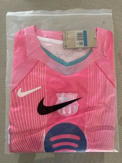 Nike Barcelona pink concept jersey medium size men’s new with tags
