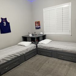 Twin Beds 
