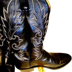 Dan Post Black Genuine Cowhide Leather sz 11 or 10B  , Embellished Boots. Nice condition.