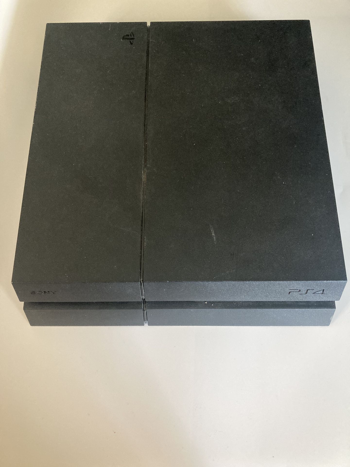 Sony Playstation 4 Model CUH 1215 A 500 GB Console Only Working Condition