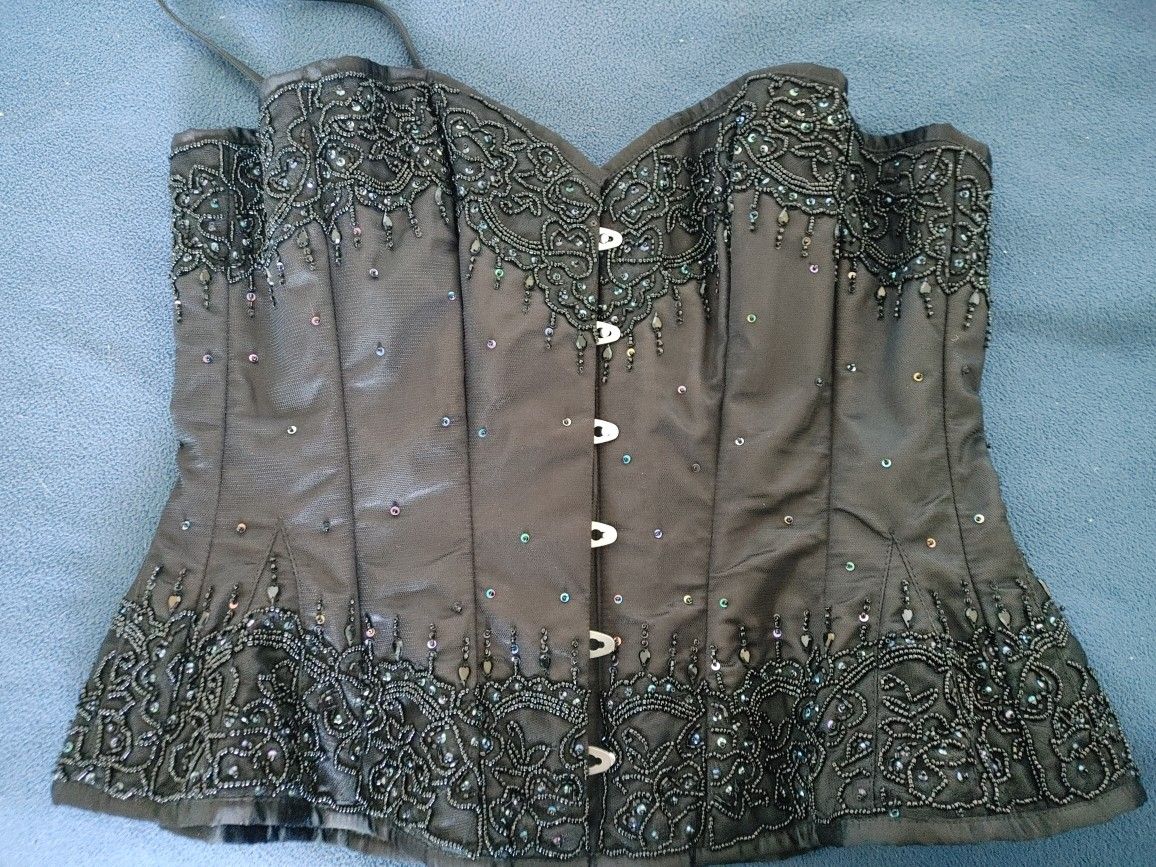 32" And 30" Overbhst And Long Line Underbust Steel Corsets