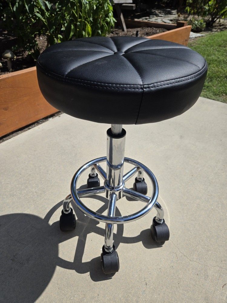 Stool with wheels