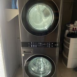 LG ThinQ WashTower Washer / Dryer