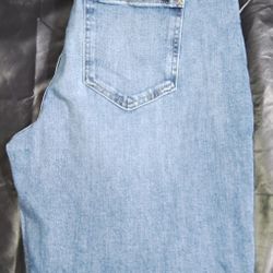 LL Bean Classic Fit Jeans Mens 36x30 Blue Medium Wash Straight Leg