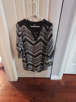 Blouse Blak and White Size XL New With Tags $10.00