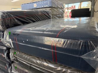 QUEEN SIZE SEALY POSTUREPEDIC ELITE PILLOW TOP MATTRESS & BOX SPRING BED SET