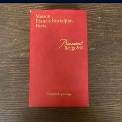 Cologne Baccarat Rouge 540