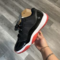 Jordan 11 Retro Low Bred