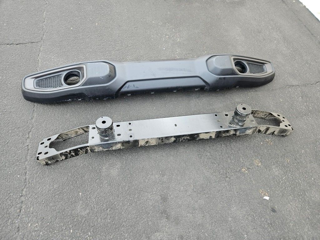 18 - 23 Jeep Wrangler JL

Unlimited Rubicon Front Bumper Assembly 