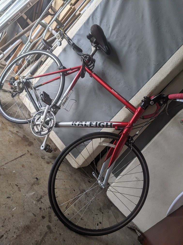 Raleigh Road Bike Great Condition Very Light Weight 700x23cj
