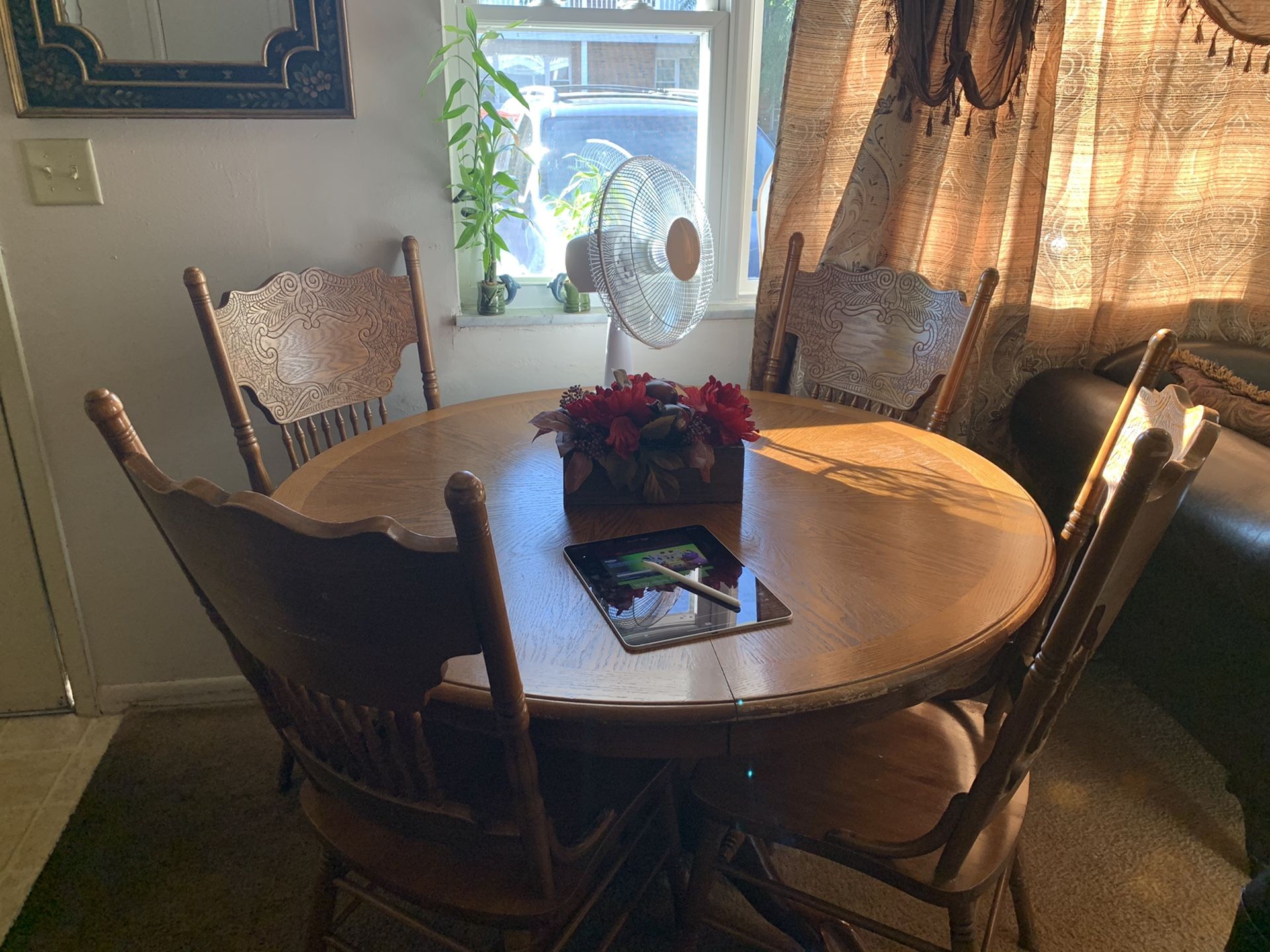 Table with 5 seats