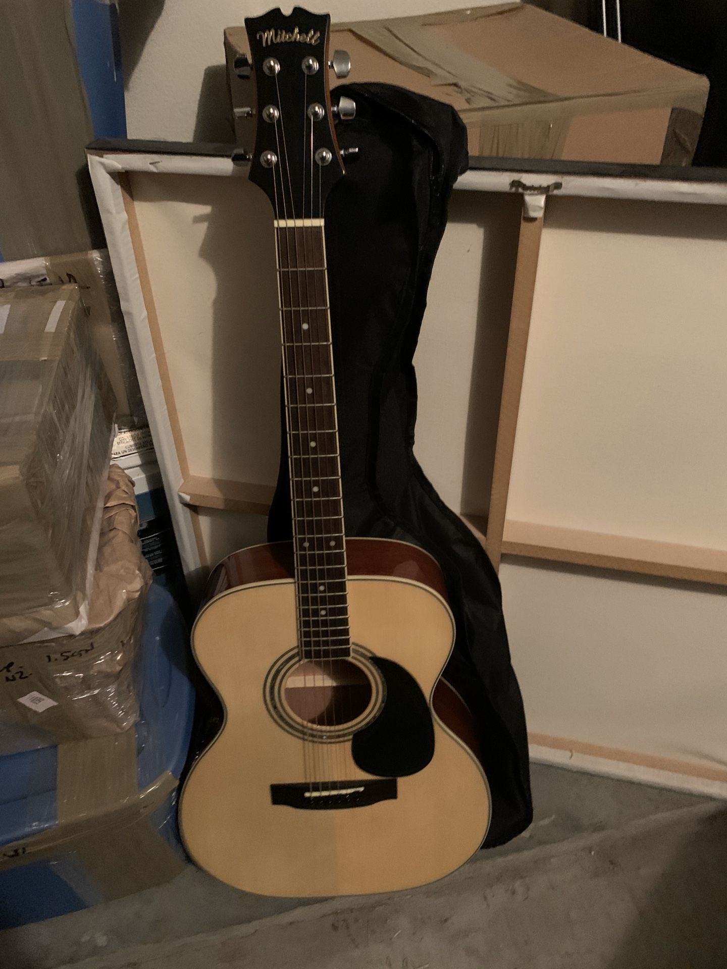 Mitchell guitar - like new condition