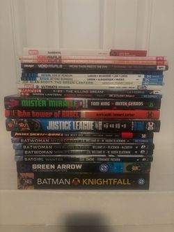 Comic book trade lot