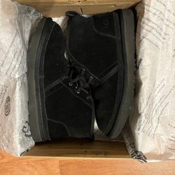Uggs Neumel Big Kids Size 4
