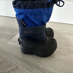 Size-4 Kids Brand New Snow Boots - Columbia 