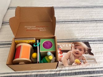 Lovevery The Senser play kit months 5 &6