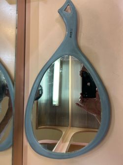Large hand mirror