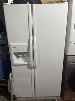 Refrigerator- Kenmore - Coldspot - White