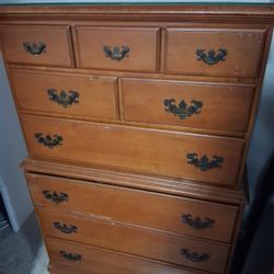 Vintage 7-Drawer Dresser – Solid Wood with Brass Handles