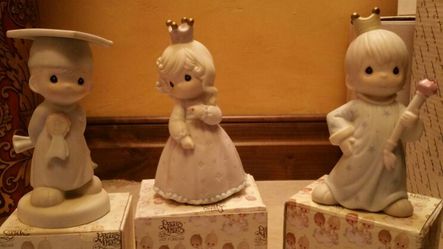 Set of 3 of Precious Moments figurines collections