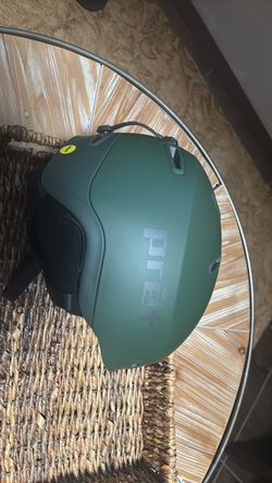 Pret Epic MIPS ski and snowboard helmet