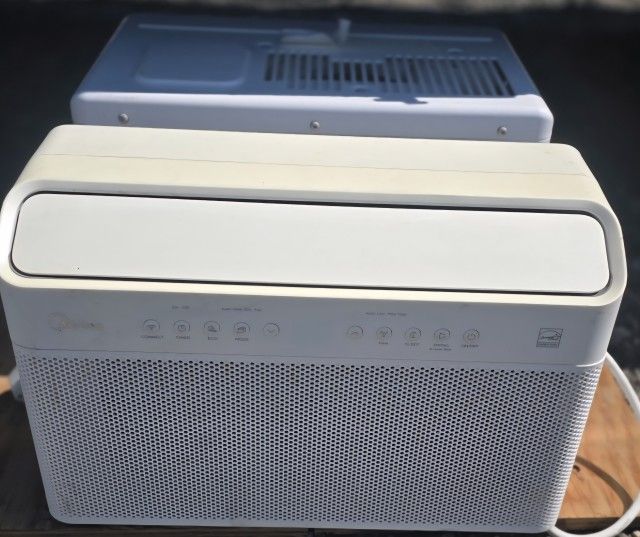 Midea 8,000 BTU  U Shape Smart Inverter Window AC 