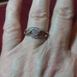Size 9 Beautiful Silver Ring With Clear Cubic Zirconias
