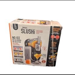 Ninja SLUSHi Professional Frozen Slushie Machine 72oz  Black FS301