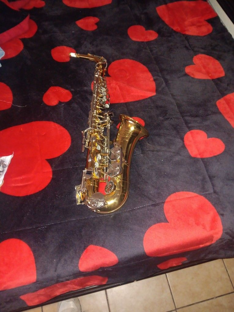 Bundy Saxaphone