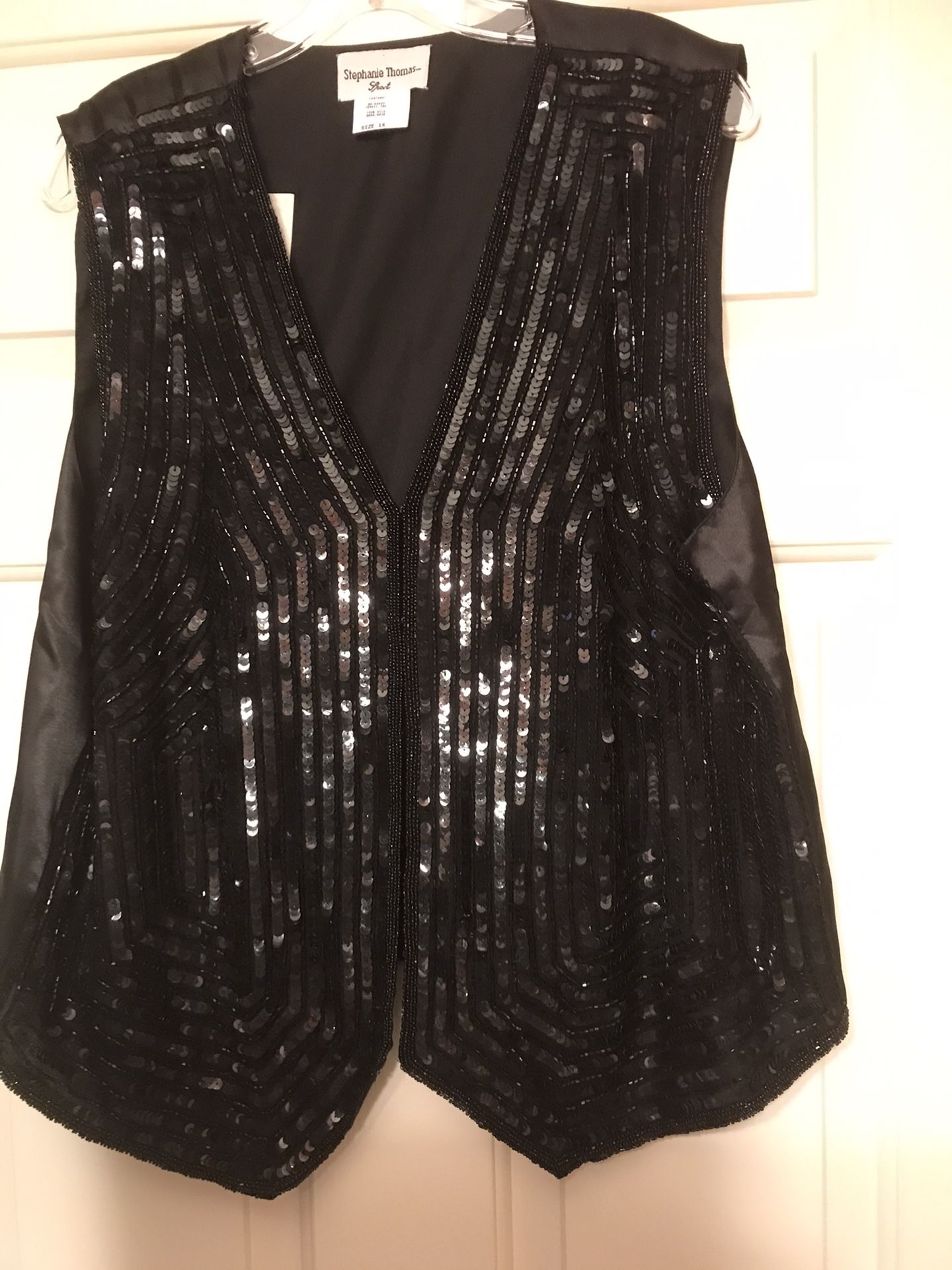 Ladies black sequin vest 1X NWT