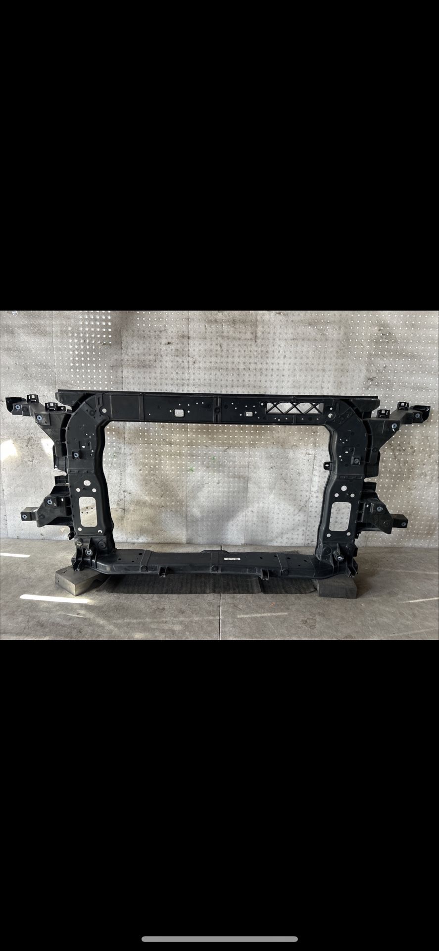 2020 2021 2022 Hyundai Palisade Radiator Core Support Panel OEM 64101-S8000