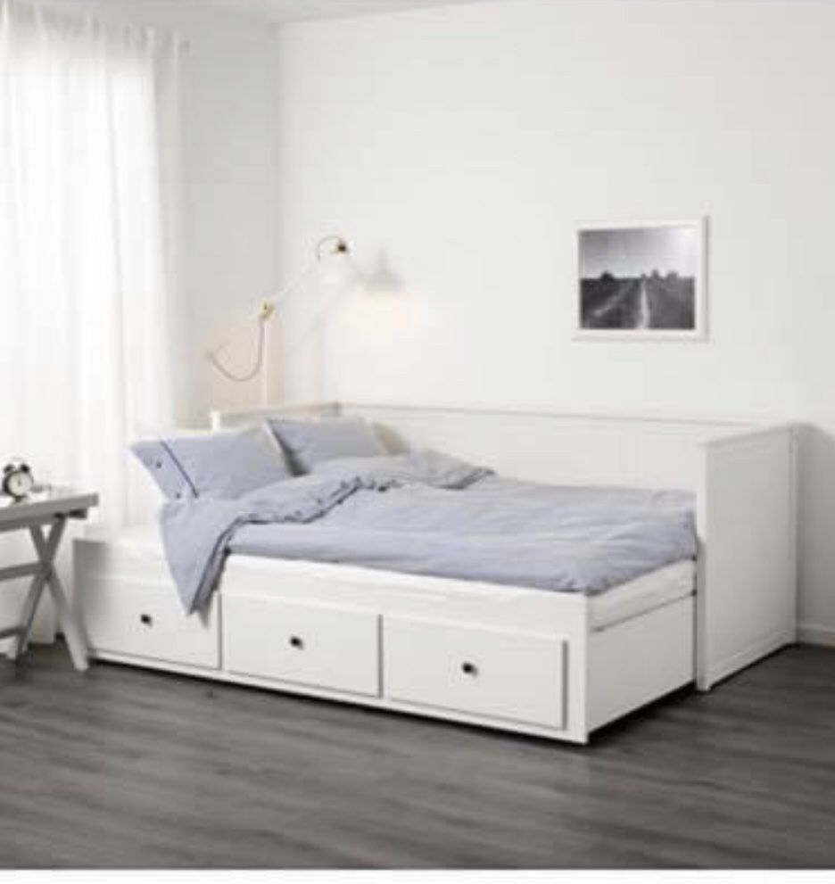 Hemnes day bed with 3 drawers
