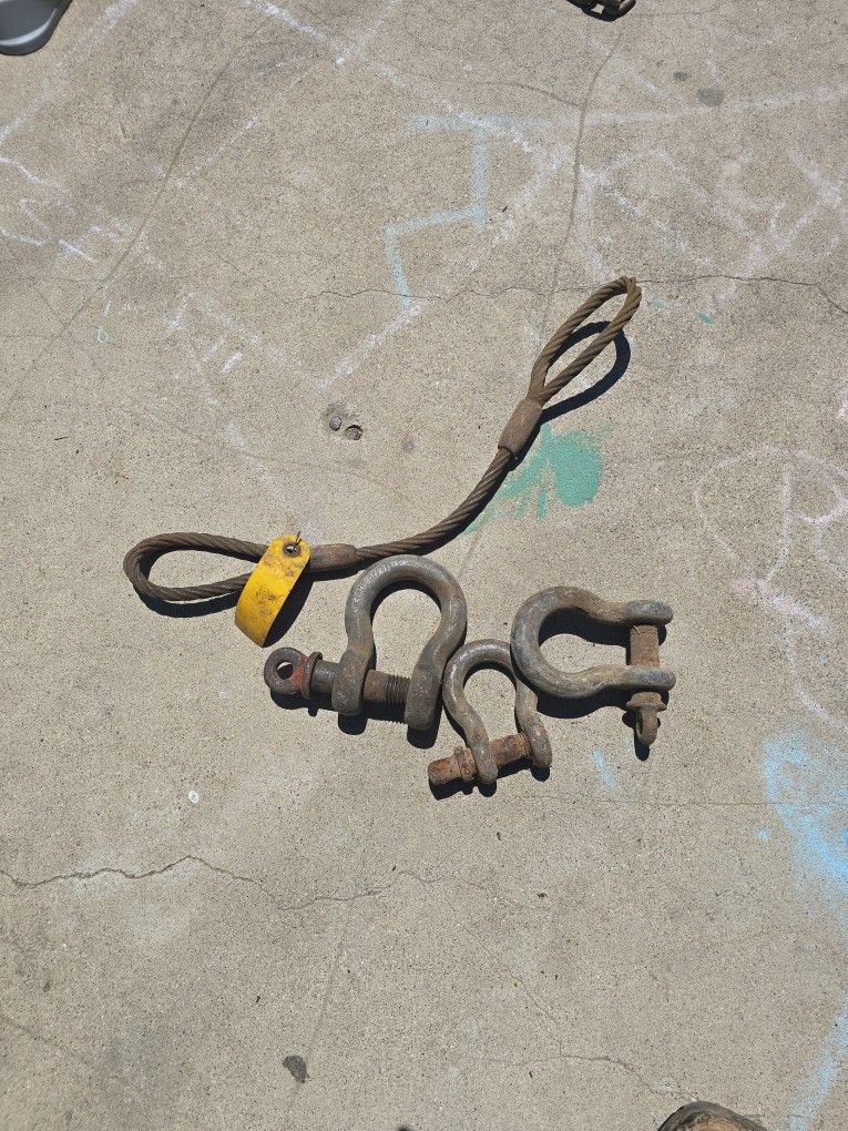 Shakles and 1ft strap