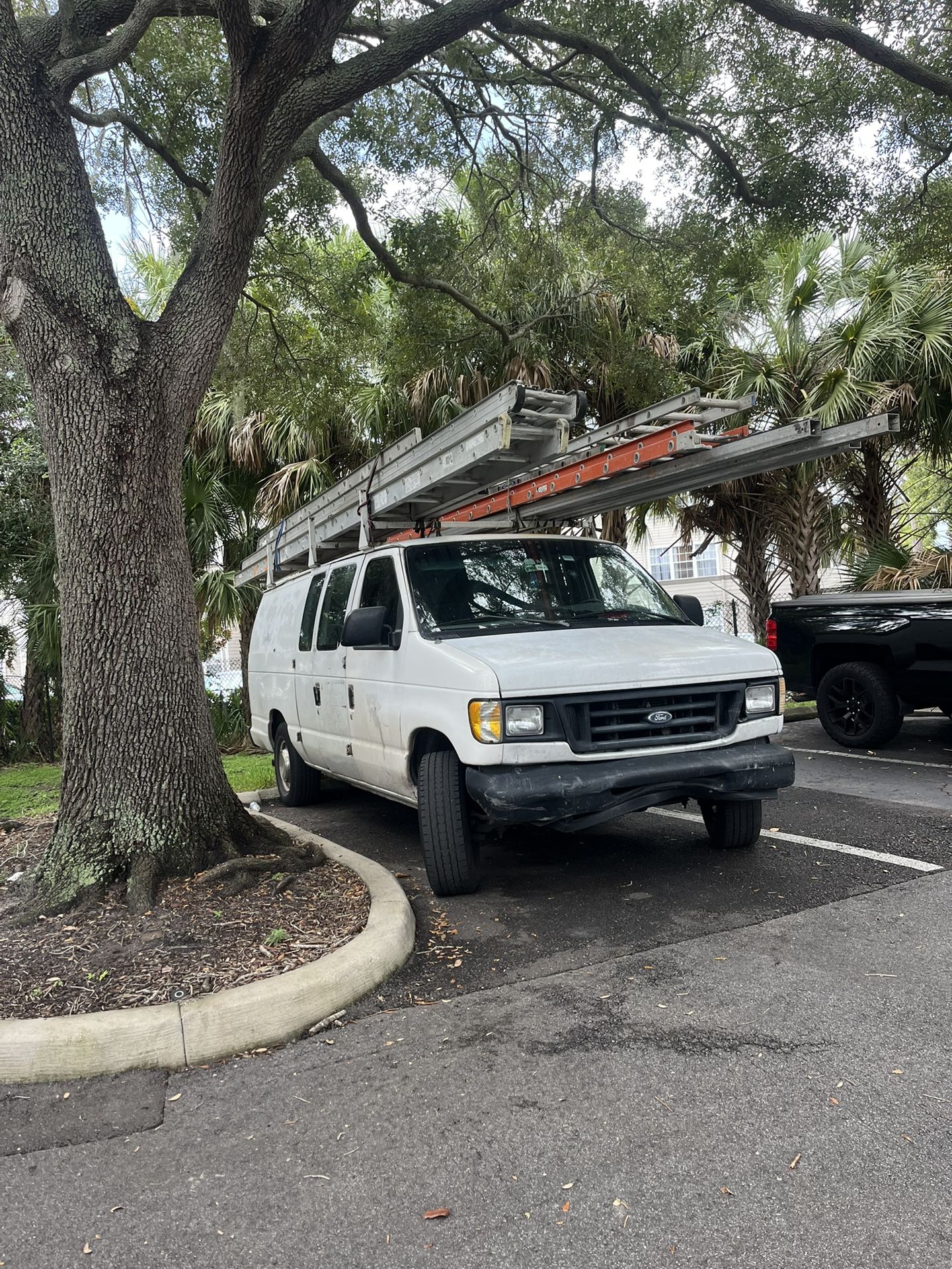2000 Ford E-250